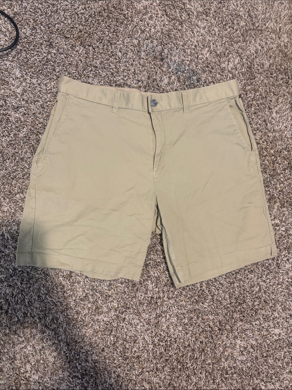 Men's Flat-Front Casual Shorts in Khaki